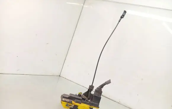Volvo S80 Rear door lock 8650554