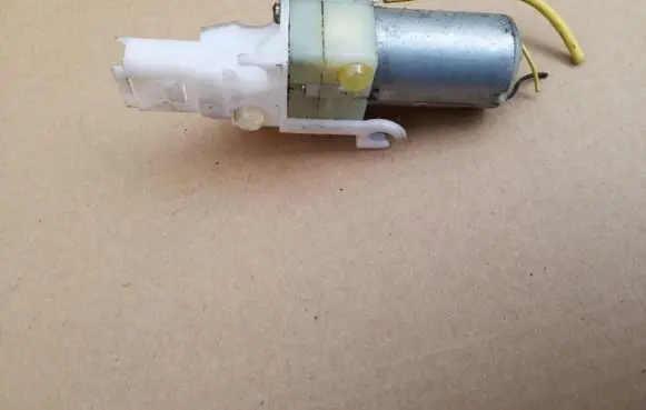 Volkswagen Touareg I Seat belt adjustment motor 404841