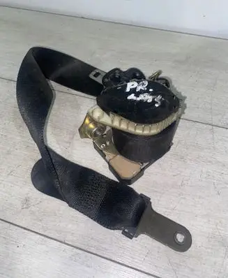 Ford Mondeo Mk III Front seatbelt 33023899 040298 040296
