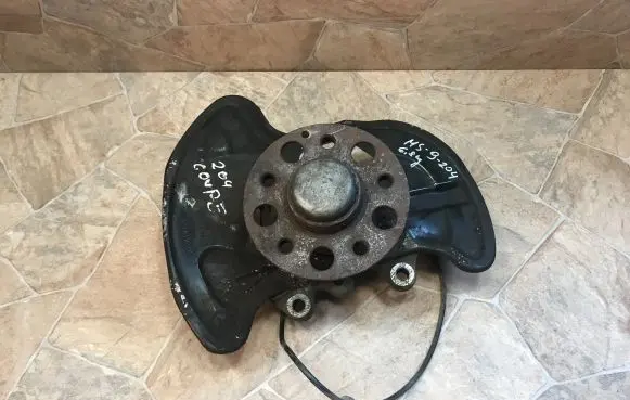 Mercedes-Benz C W204 Front wheel hub spindle knuckle A2044202544