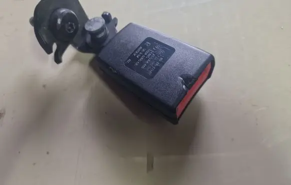 Opel Corsa D Rear seatbelt buckle 401266978
