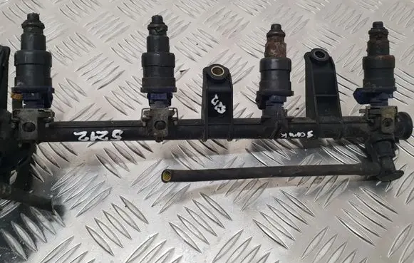 Renault Scenic I Fuel main line pipe 7700864726