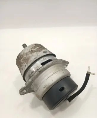 Engine mount bracket