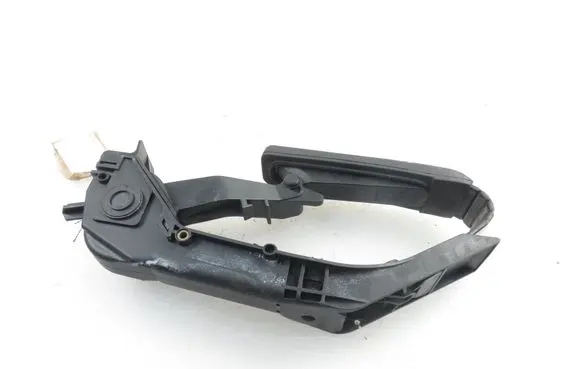 Mercedes-Benz E AMG W211 Accelerator throttle pedal 2113000504