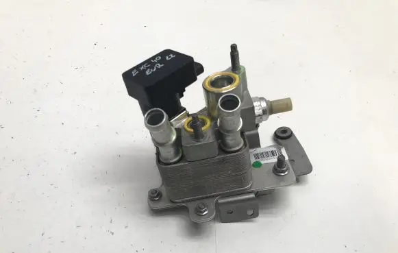Volvo XC40 Air conditioning (A/C) expansion valve 32373350 P32373350