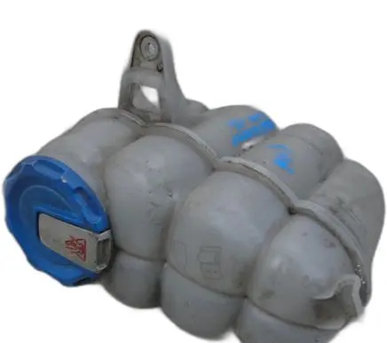 Audi A4 S4 B9 Coolant expansion tank/reservoir