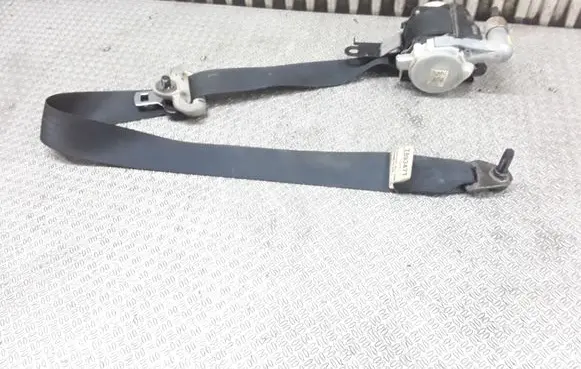 Mazda 2 Front seatbelt