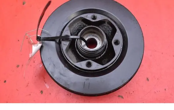 BMW 7 F01 F02 F03 F04 Crankshaft pulley 7570263