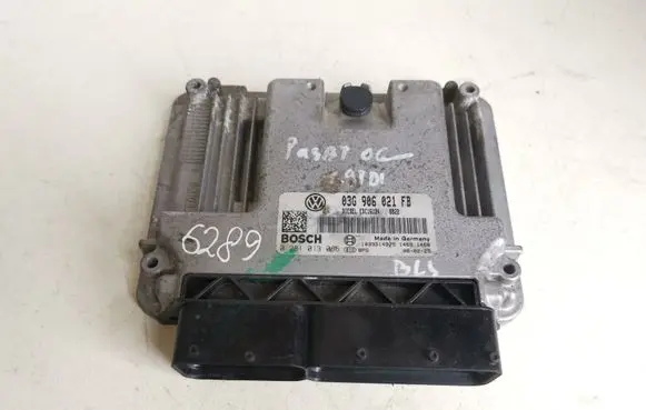 Skoda Octavia Mk2 (1Z) Engine control unit/module 03G906021FB 0281013086