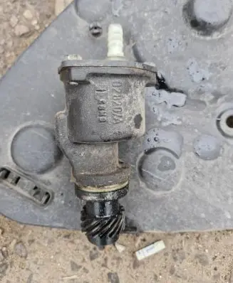 Volkswagen PASSAT B5 Vacuum pump 028204A