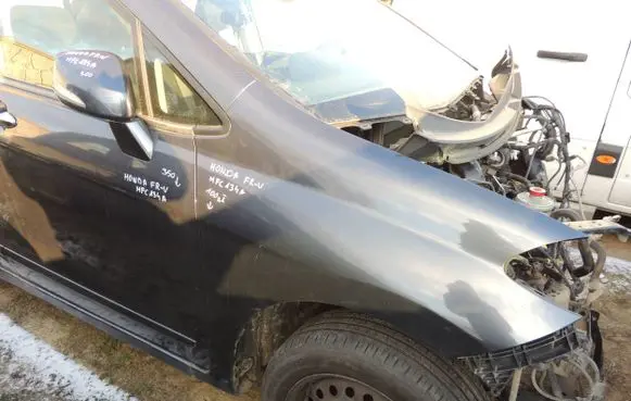 Honda FR-V Fender
