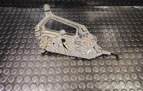 Headlight/headlamp mounting bracket