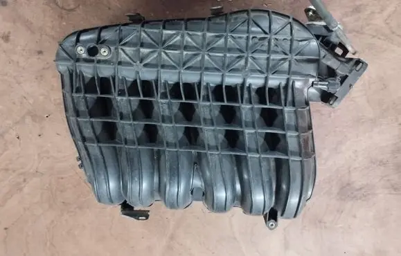 Mitsubishi Endeavor Intake manifold 23211090140
