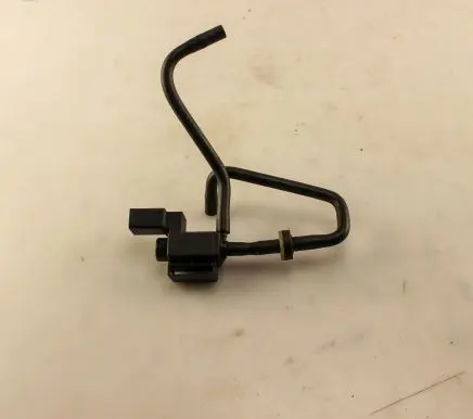 Volkswagen Polo V 6R Engine mount vacuum valve 037906283C