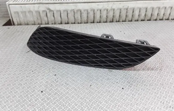 Opel Astra H Front bumper lower grill 13225762