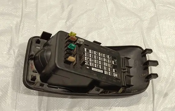 Renault Master III Glove box 243136134R