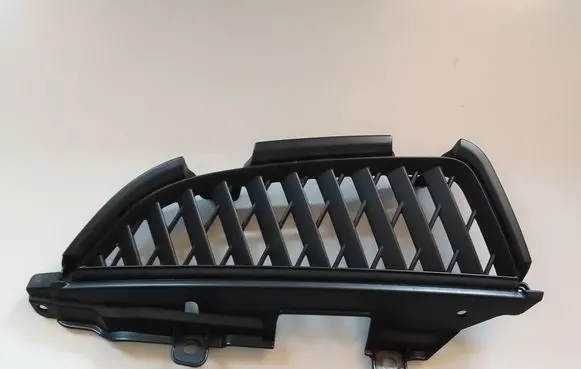 Mitsubishi Grandis Front grill MN145455