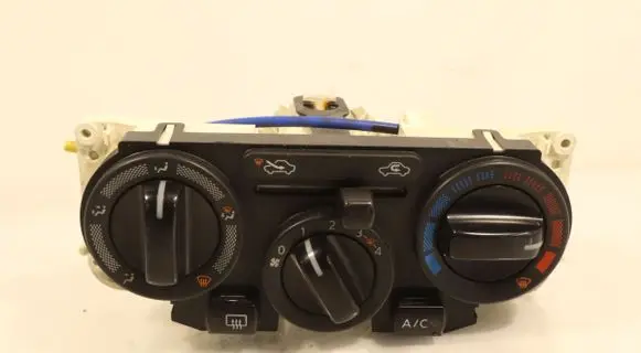 Nissan Note (E11) Interior fan control switch 