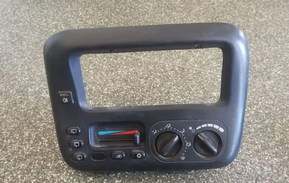 Chrysler Voyager Climate control unit 4677215