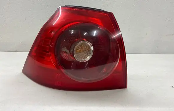 Volkswagen Golf V Rear/tail lights 1K6945095E 028490102A 00867378