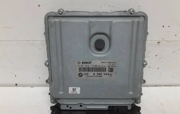 BMW 3 E90 E91 Engine control unit/module 8506444 850644401 0281016119