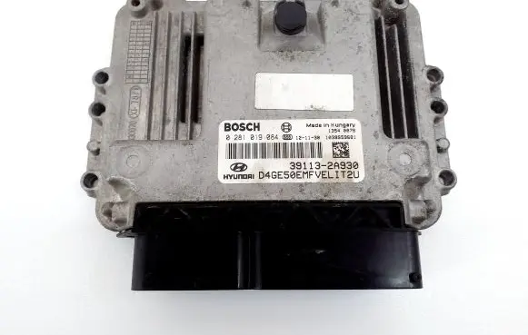 Hyundai i30 Engine control unit/module 391132A930