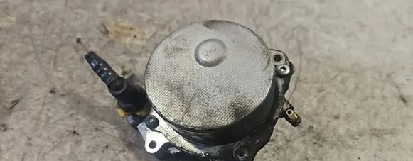 Opel Combo C Vacuum pump 55205446 11T125 000552054460