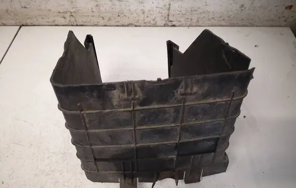 Volkswagen Jetta V Battery box tray 1K0915335C