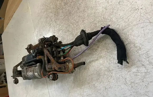 Audi A8 S8 D4 4H Air suspension compressor/pump 4H0616005C