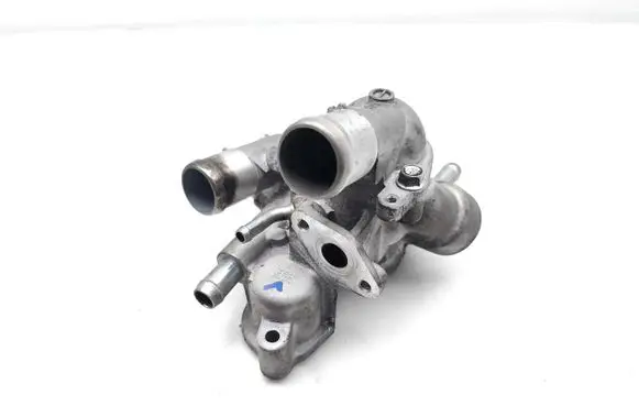 Mitsubishi Outlander Thermostat/thermostat housing 