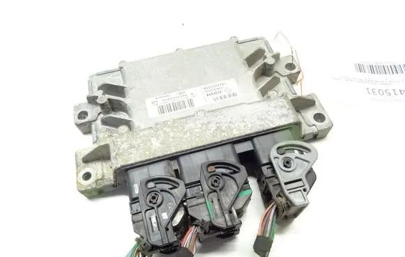 Renault Modus Engine control unit/module ECU 8201077701