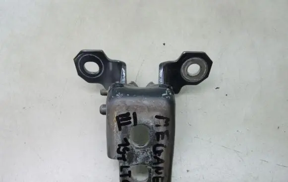 Renault Megane III Rear door upper hinge