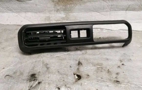Opel Combo E Dash center air vent grill M0U022342 046604