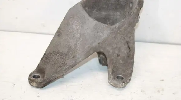 Audi A6 S6 C6 4F Engine mounting bracket 4F0199307N