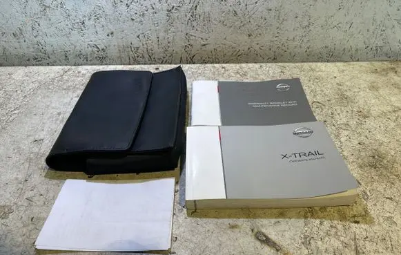 Nissan X-Trail T31 Owners service history hand book 