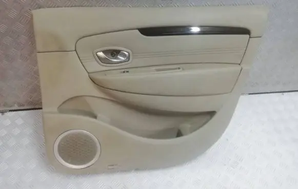 Renault Scenic III - Grand scenic III Front door card panel trim 809000461R 1412584 4121008