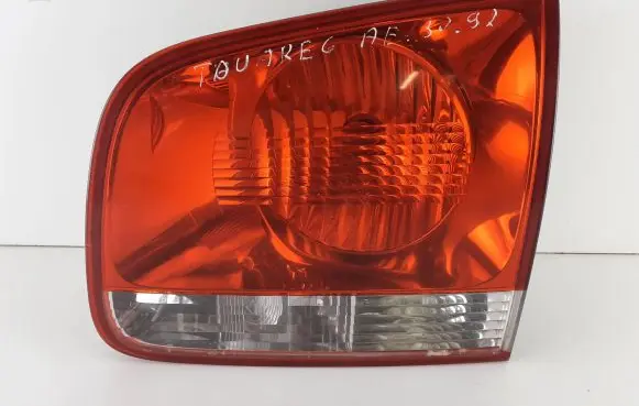 Volkswagen Touareg I Tailgate rear/tail lights 28268003