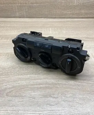 Volkswagen Touran I Climate control unit 537011CF