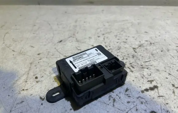 Volvo XC40 Seat heating relay 32214949 8888864412