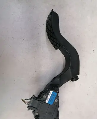 Audi A6 S6 C5 4B Accelerator throttle pedal 8D1723523N