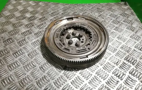 Volkswagen Golf VIII Flywheel 04E105266K