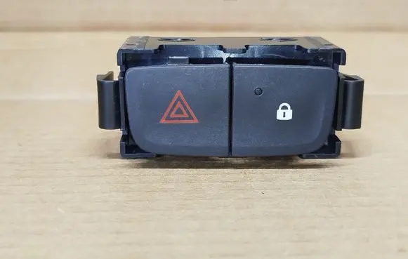 Renault Trafic III (X82) Hazard light switch 252100622RA 252100622R