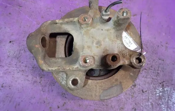 Mercedes-Benz Sprinter W901 W902 W903 W904 Front wheel hub spindle knuckle