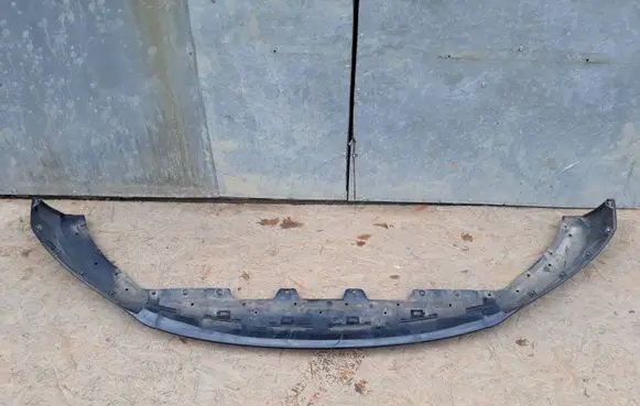 Maserati Levante Front bumper 670047075