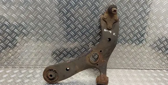 Toyota Avensis T270 Front lower control arm/wishbone