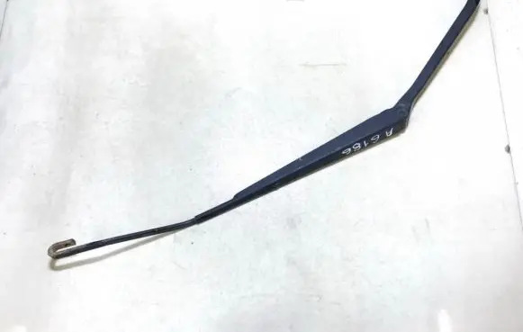 Toyota RAV 4 (XA20) Front wiper blade arm
