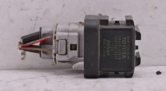 Toyota Avensis T250 Other relay 2861067010