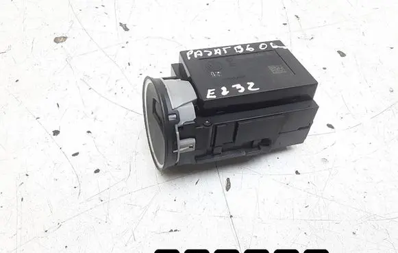Volkswagen PASSAT B6 Ignition lock 3C0905843R