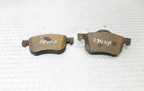 Volvo V70 Brake pads (front) 