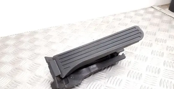 Volkswagen Touran II Accelerator throttle pedal 1T2721503K